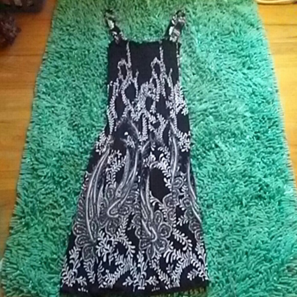 Black and white cover up - Picture 1 of 3